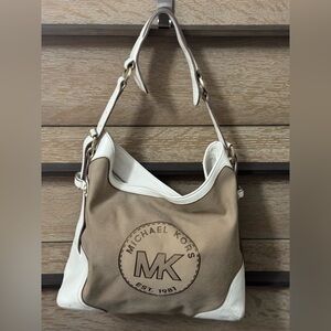 Michael Kors Bucket (canvas) beautiful